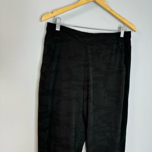 Athleta Brooklyn Textured Lined Jogger Black Camo 10Tall - Picture 3 of 11